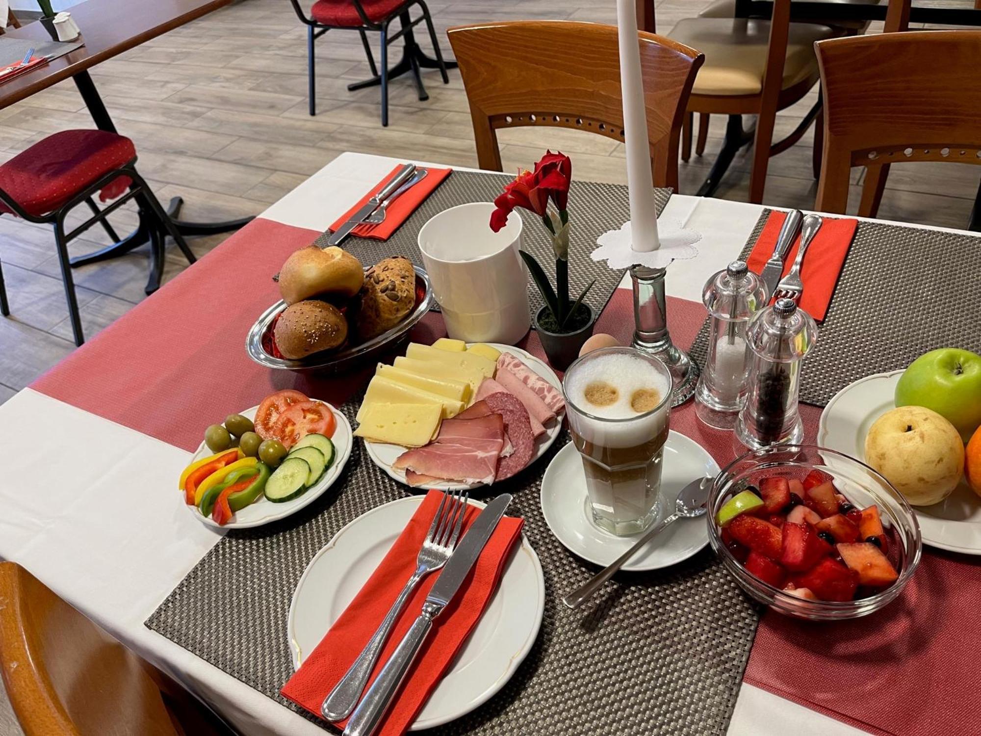 Hotel Jaegerhaus In Singen Am Hohentwiel Kültér fotó